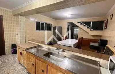 Sobrado a venda com 198m²  com 3 vagas de carros, ótimo investimento no bairro jardim são josé guar