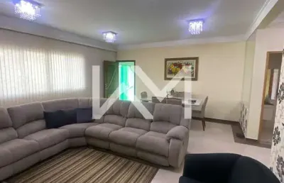 Sobrado à venda com  210m² de área construida, mobiliado, 3 suítes, 4 vagas de garagem - jardim san