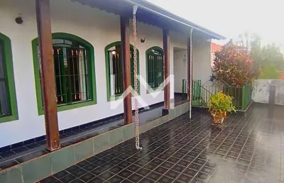 Casa assobradada de 364,00m² à venda no santa mena, próximo ao shopping maia | 3 dormitórios, 7 vag