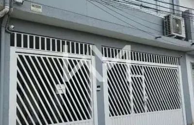 Sobrado à venda com 4 dormitórios, 2 suítes, 4 vagas de garagem e 5 banheiros,  jardim munhoz, guar