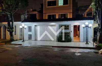 Sobrado para alugar com 4 quartos, 3 salas, sistema de câmeras e salão comercial com fino acabament