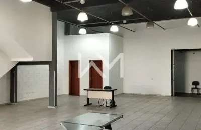 Anúncio de locação: salão comercial em localização privilegiada - 172m²