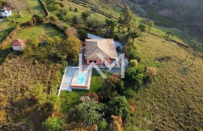 Encantadora chácara com casa totalmente térrea ,3 suítes  à venda, no bairro, itapeti, guararema, s