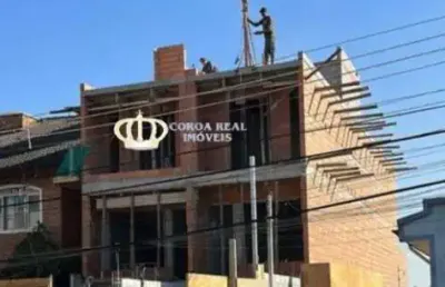 Sobrados em construção com 3 suites e 6 vagas perto do metro