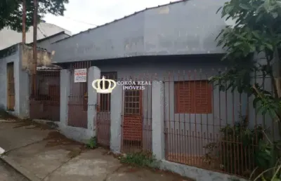 Casa residencial localizada na  vila guilhermina, na rua do açougue 'o português', rua kiyoshi hirata