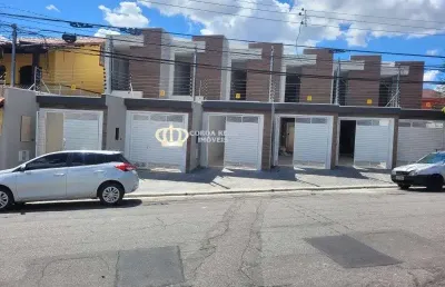 Sobrado novo com sacada com 3 quartos , sendo 01 suíte, 02 vagas de garagem na vl ré