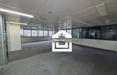Conjunto comercial para locação com 6 salas, 5 banheiros e 8 vagas de garagem, localizado na bela vista.