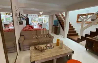 Casa a venda pé na areia na praia de  gerirá  em búzios