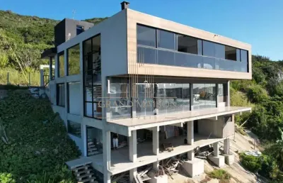 Mansão paradisíaca a venda com vista para o oceano em arraial do cabo