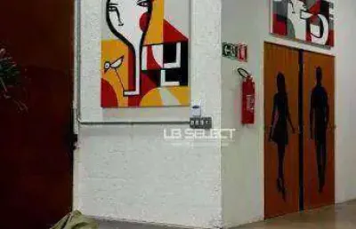 Imovel comercial no bairro carajá com 282 metros quadrados contruídos.