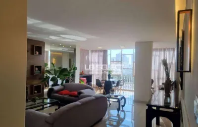 Apartamento no bairro centro com quatro quartos, duas suítes e duas vagas de garagem.
