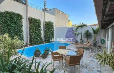 Casa no bairro vigilato pereira com quatro suítes e varanda gourmet completa.