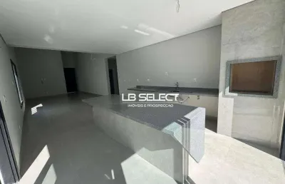 Casa com três suítes, escritório com lavabo e área gourmet.