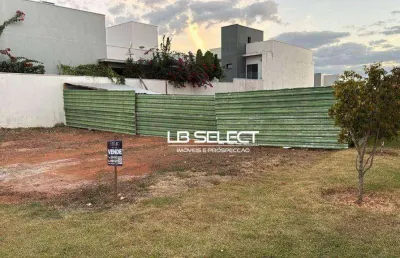 Terreno no condomínio raros com 345 metros quadrados