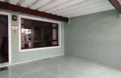 Sobrado com 3 dormitórios muito espaçoso com excelente localização