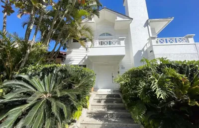 Casa para venda em florianópolis, jurerê internacional, 4 dormitórios, 3 suítes, 3 banheiros, 3 vagas