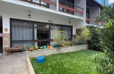 Casa em condomínio fechado com 3 quartos à venda na avenida alberto torres, 781, alto, teresópolis, 121 m2 por r$ 719.999