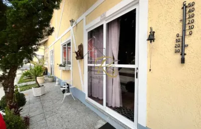 Casa em condomínio fechado com 3 quartos à venda na alameda poranga, 80, granja guarani, teresópolis, 130 m2 por r$ 550.000