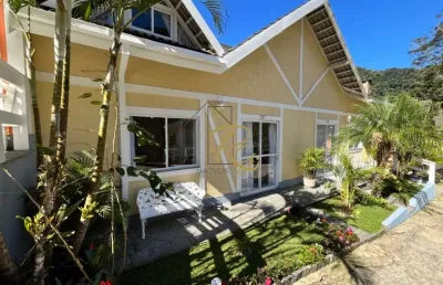 Casa em condomínio fechado com 3 quartos à venda na alameda poranga, 30, granja guarani, teresópolis, 111 m2 por r$ 590.000