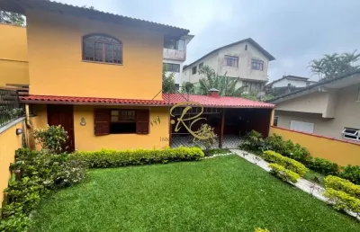 Casa com 5 quartos à venda na rua luiz lengruber, 196, iucas, teresópolis por r$ 1.100.000