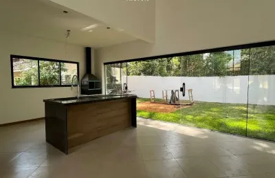 Casa em condomínio à venda em vargem grande- teresópolis/ rj
