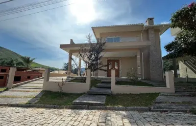 Casa em condomínio à venda no bairro vargem grande, teresópolis- rj