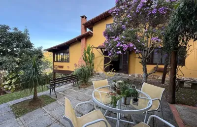 Casa em condomínio fechado com 3 quartos à venda na rua doutor augusto ricardo teixeira castilho, 200, vargem grande, teresópolis, 189 m2 por r$ 1.150.000
