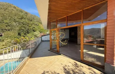 Casa com 4 quartos à venda na rua luiz batista lópes, 335, iucas, teresópolis, 369 m2 por r$ 1.200.000