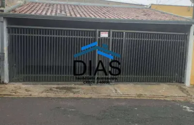 Jardim iguatemi casa com dois dormitórios garagem coberta e varanda