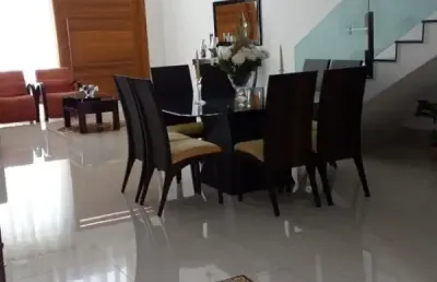 Casa luxo na ilha dos araújos  casa com 4 quartos sendo 3 suítes, sala imensa com pé direito de 6m de altura, copa, cozinha planejada, área de serviço, dependência de empregada, banheiro social e gara