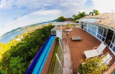 Linda mansão na lagoa da conceição com vista total para dunas da joaquina