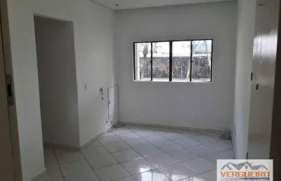 Lindo apartamento térreo com 2 quartos, armários, no parque industrial