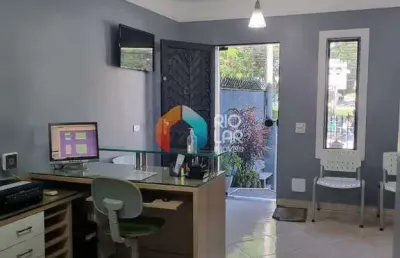 Casa comercial com 4 salas à venda na Rua Doutor Francisco Portela, Paraíso, São Gonçalo