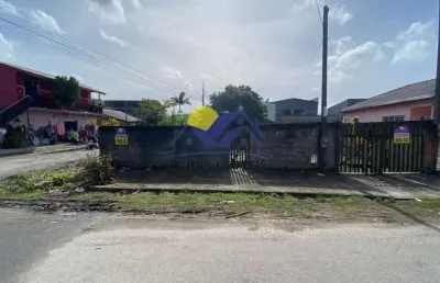 Casa à venda na Avenida Paranaguá, Tabuleiro, Matinhos