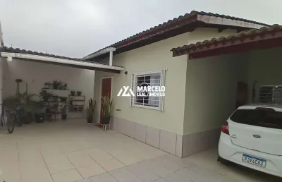Vendo casa de laje, solta com 3/4 sendo 01 suíte com closet, fogão a lenha, 03 v