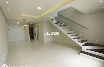 Casa duplex com fino acabamento no santa cecília, com 3 quartos sendo todos com