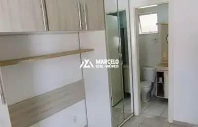 Vendo apartamento de 2º andar em condomínio com portaria 24hs e armários planeja