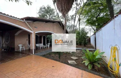 Casa ampla na região central, ideal para consultórios e escolas