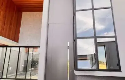 Casa de alto padrão com 3 suítes no bairro praça umuarama em uberlândia!