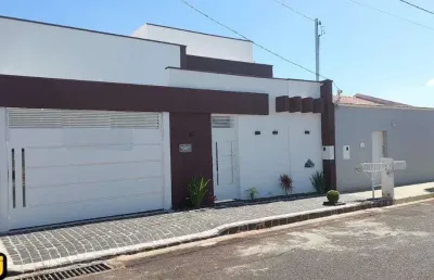 Casa térrea com 3/4 sendo 1 suíte com closet no bosque dos buritis em uberlândia!