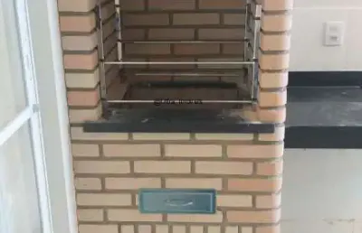 Casa 2 quartos, suíte, área gourmet com churrasqueira, sala em dois ambientes, 2 vagas no bairro bem viver em uberlândia