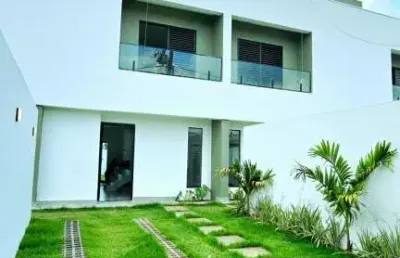 Casa sobrado com 2 suítes, closet, quintal, até 4 vagas, home office na zona sul em uberlândia