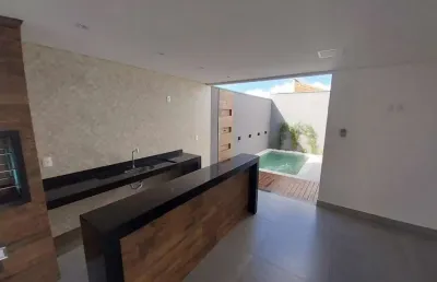 Casa com 3 suítes, piscina, 3 vagas no bairro jardim botânico em uberlândia!
