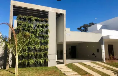 Casa 3 suítes condomínio splêndido em uberlândia com armários planejados, área gourmet e piscina