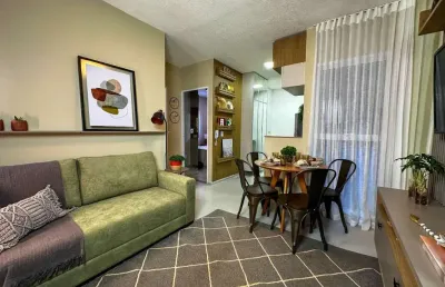 Apartamento 2 quartos, sala, cozinha, banheiro, 1 vaga, condomínio clube com área de lazer no granja marileusa, uberlândia/mg