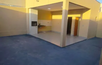 Casa pronta à venda 3 quartos, 1 suíte, closet, 2 salas, 3 banheiros, 4 vagas de garagem, área gourmet, 250m², gsp life, zona sul de uberlândia.