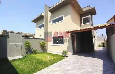 Casa com mezanino à 600 metros da praia de itanhaém