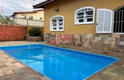 Casa à 200 metros da praia de itanhaém, com piscina