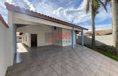 Casa com piscina a 400 metros da praia no cibratel ii