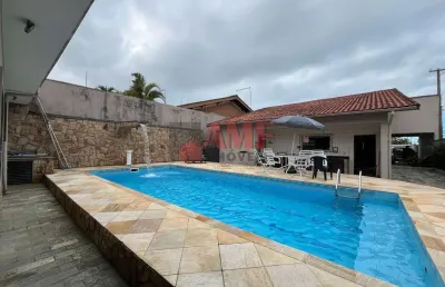Casa com piscina a 100 metros do mar no cibratel ii